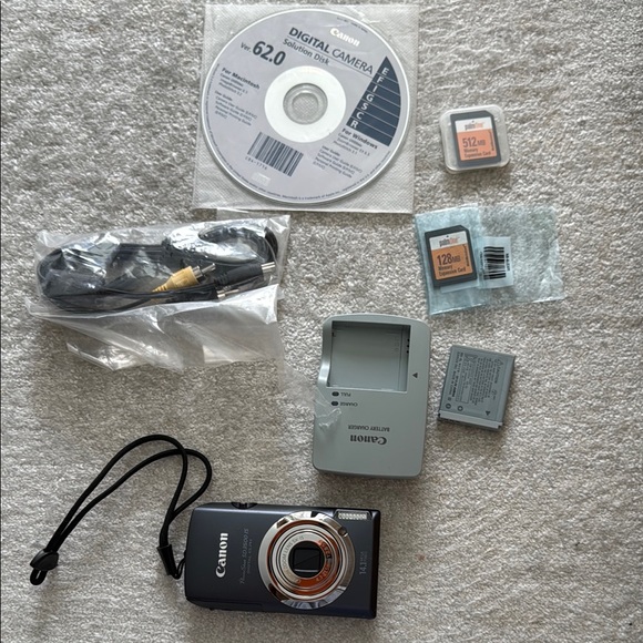 Canon PowerShot SD3500 IS Digital Camera - Black - Picture 4 of 5